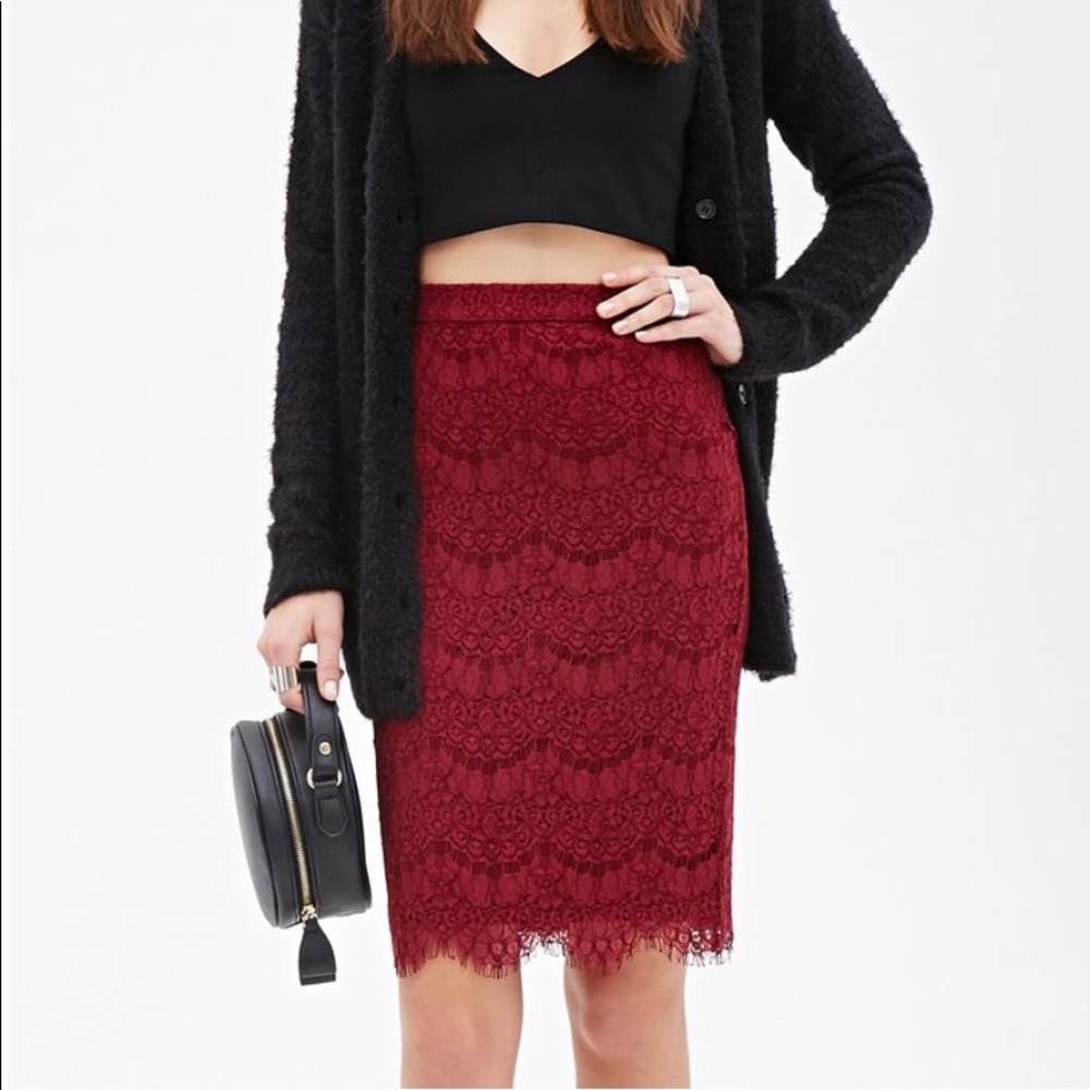 ✨2/$12✨Forever21 Maroon Lace Skirt